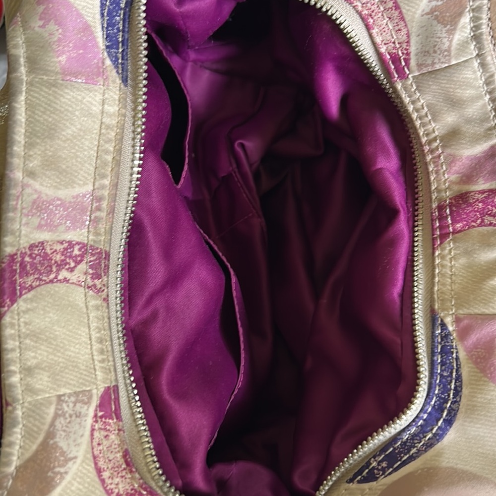 Very much used coach purse. - Picture 3 of 4
